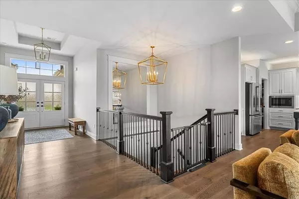 25464 W 83rd TER, Lenexa, KS 66227