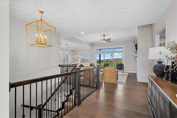 25464 W 83rd TER, Lenexa, KS 66227