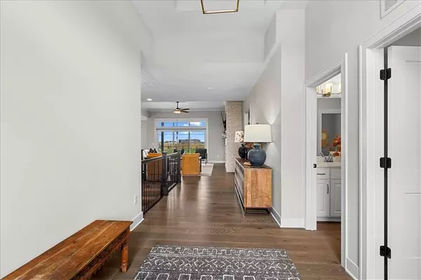 25464 W 83rd TER, Lenexa, KS 66227