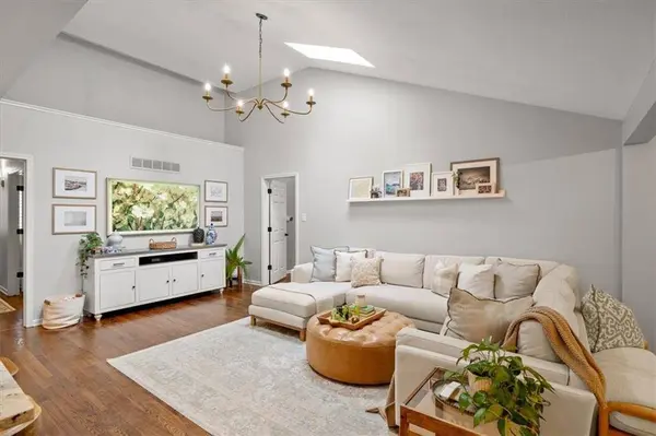 4100 W 74 ST, Prairie Village, KS 66208