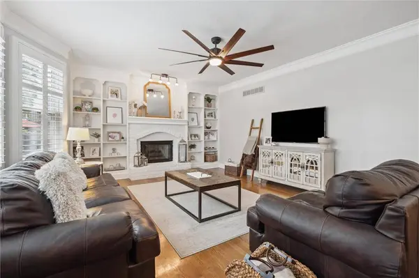 5009 Rene ST, Shawnee, KS 66216