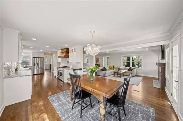 8705 Grandview ST, Overland Park, KS 66212