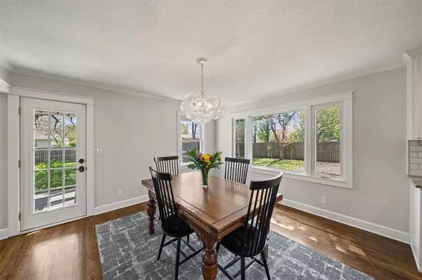 8705 Grandview ST, Overland Park, KS 66212