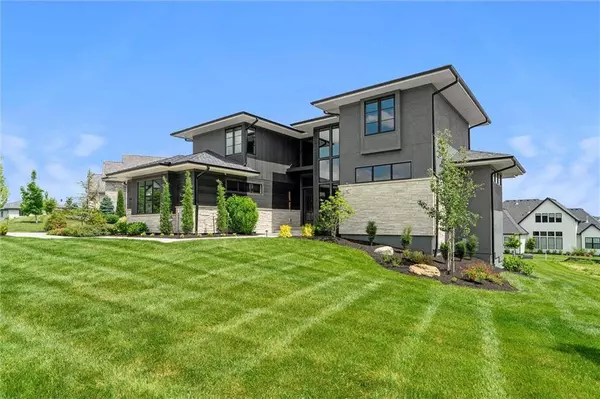 10721 W 142nd ST, Overland Park, KS 66221