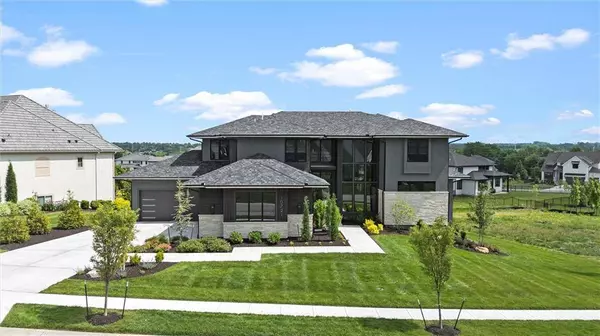 10721 W 142nd ST, Overland Park, KS 66221