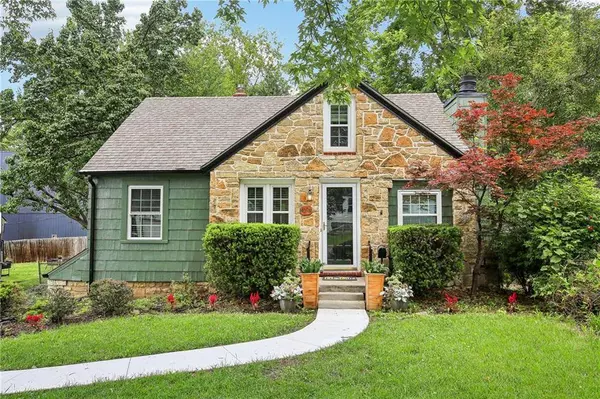 4208 W 48th ST, Roeland Park, KS 66205