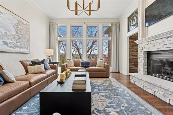 4319 N Mulberry DR, Kansas City, MO 64116