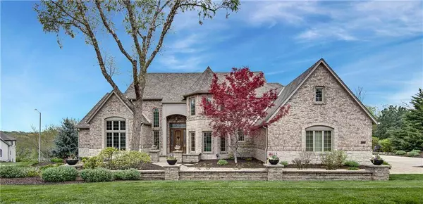 4319 N Mulberry DR, Kansas City, MO 64116