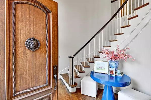 4319 N Mulberry DR, Kansas City, MO 64116