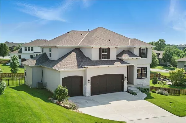 1209 Brunswick LN, Raymore, MO 64083