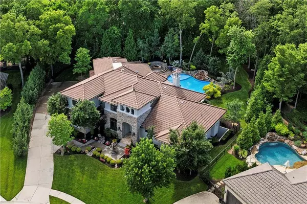 11110 W 146th TER, Overland Park, KS 66221