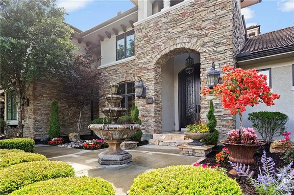 11110 W 146th TER, Overland Park, KS 66221