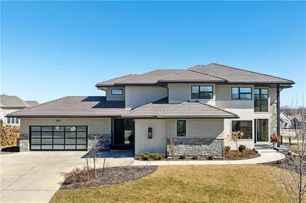 17329 Larsen ST, Overland Park, KS 66221