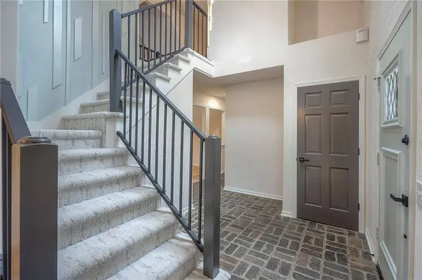 9100 Dearborn ST, Overland Park, KS 66207