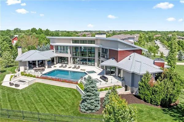 10712 W 165th ST, Overland Park, KS 66221