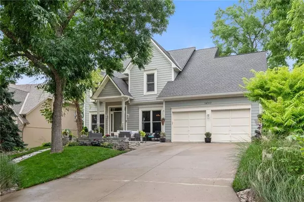 14910 Rhodes CIR, Lenexa, KS 66215