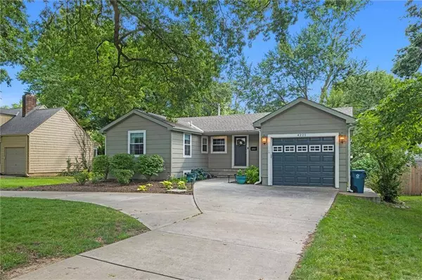 4221 W 74th ST, Prairie Village, KS 66208