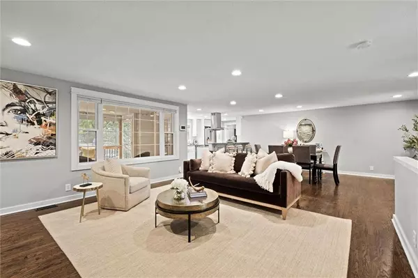 4221 W 74th ST, Prairie Village, KS 66208