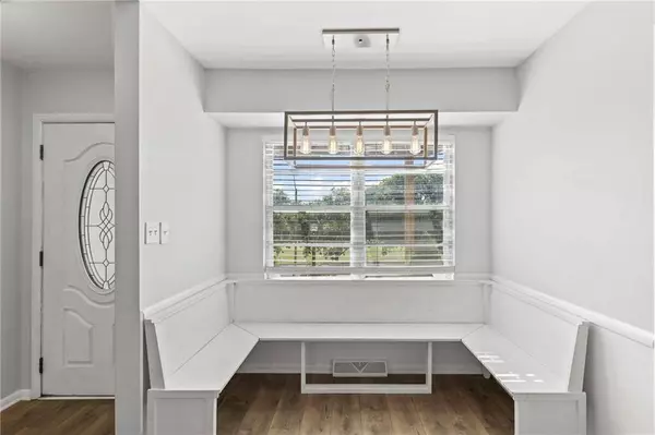 8341 Oak ST, Kansas City, MO 64114