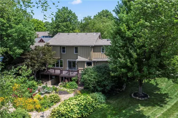 12701 W 118th ST, Overland Park, KS 66210