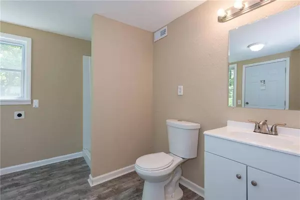 7933 Park AVE, Kansas City, MO 64132