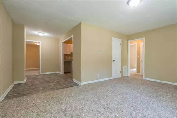 7933 Park AVE, Kansas City, MO 64132