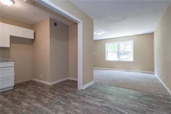 7933 Park AVE, Kansas City, MO 64132