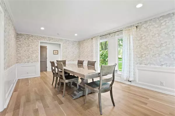 9815 Overbrook RD, Leawood, KS 66206