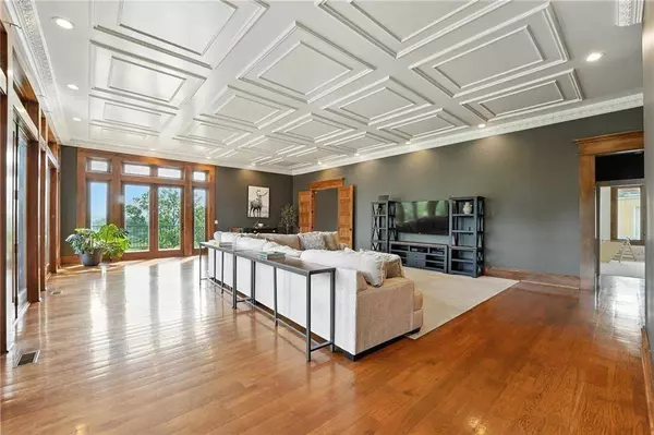 24730 Tontine RD, Kansas City, KS 66109