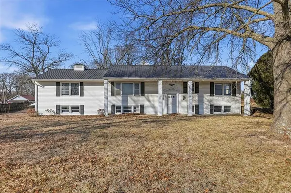 28414 S State Route Dd HWY, Harrisonville, MO 64701