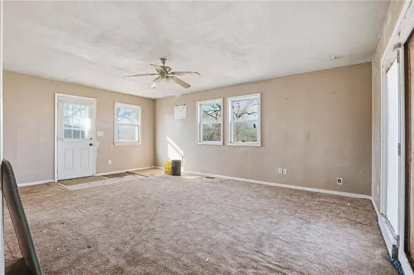 28414 S State Route Dd HWY, Harrisonville, MO 64701