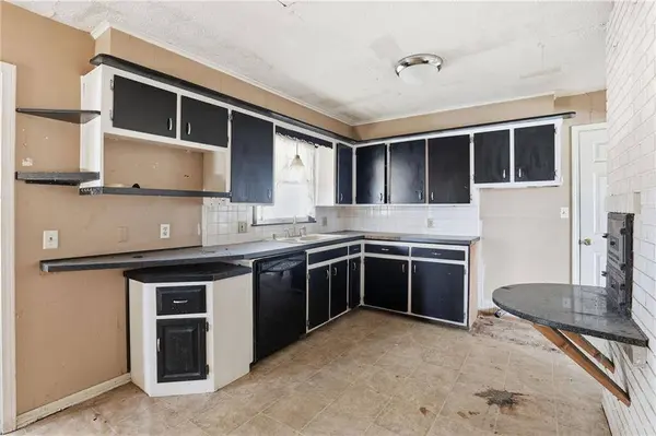 28414 S State Route Dd HWY, Harrisonville, MO 64701
