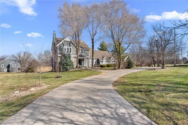3850 W 183rd ST, Stilwell, KS 66085