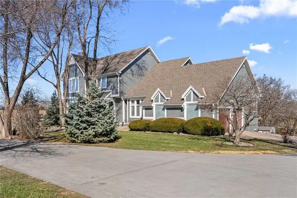 3850 W 183rd ST, Stilwell, KS 66085