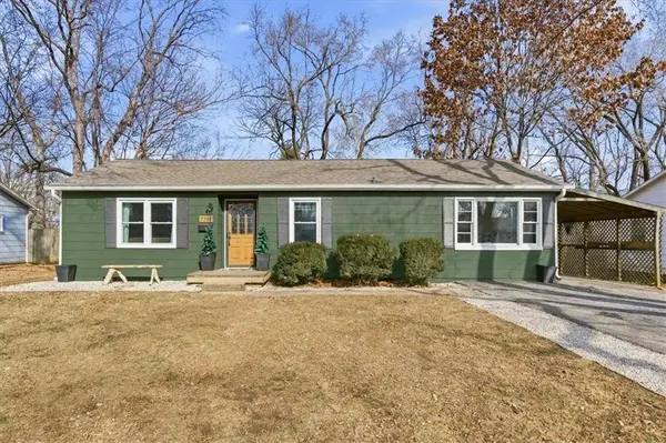 7714 W 66TH TER, Mission, KS 66202