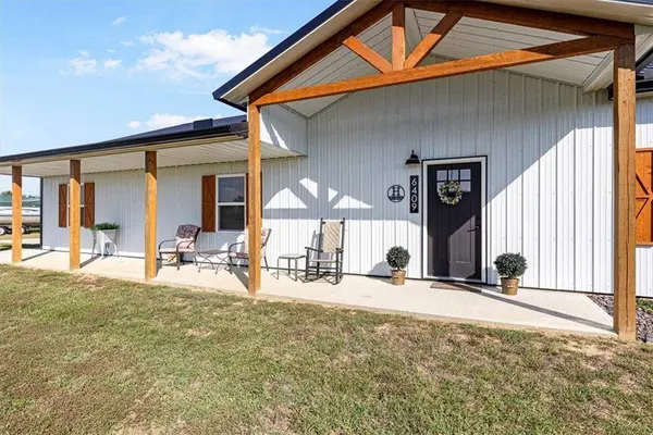 6409 Gracie LN, Odessa, MO 64076