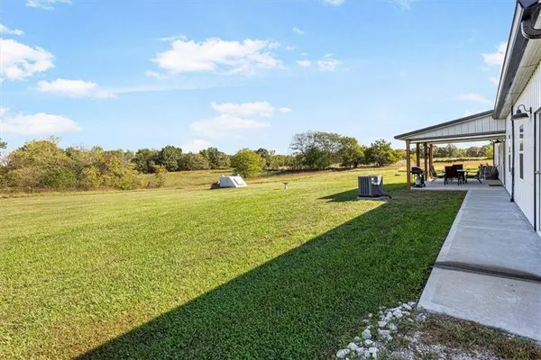 6409 Gracie LN, Odessa, MO 64076