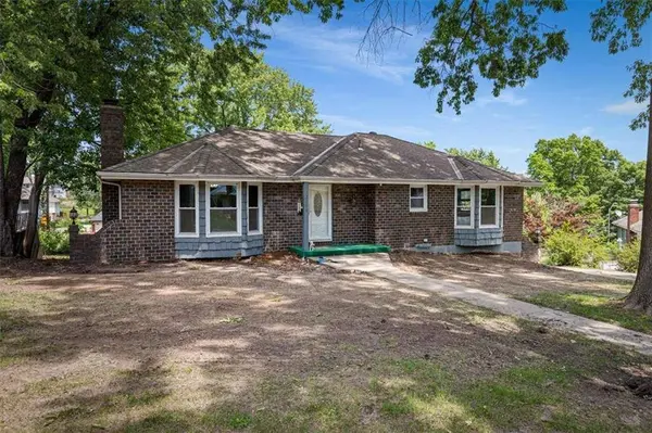 12208 E 62nd TER, Kansas City, MO 64133