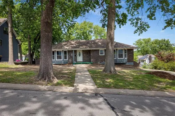 12208 E 62nd TER, Kansas City, MO 64133