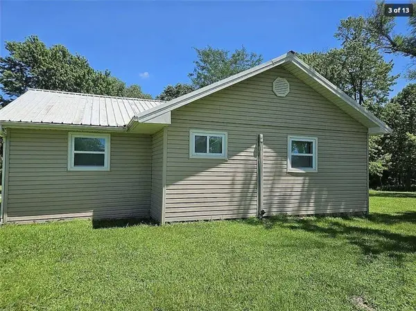 1086 N 100th RD, Baldwin City, KS 66006