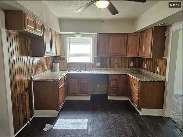 1086 N 100th RD, Baldwin City, KS 66006
