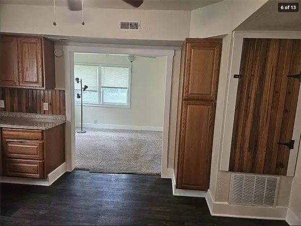 1086 N 100th RD, Baldwin City, KS 66006