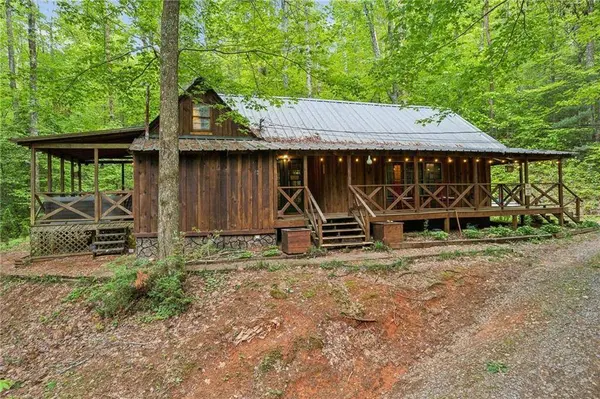85 Clear Lake CT, Ellijay, GA 30540