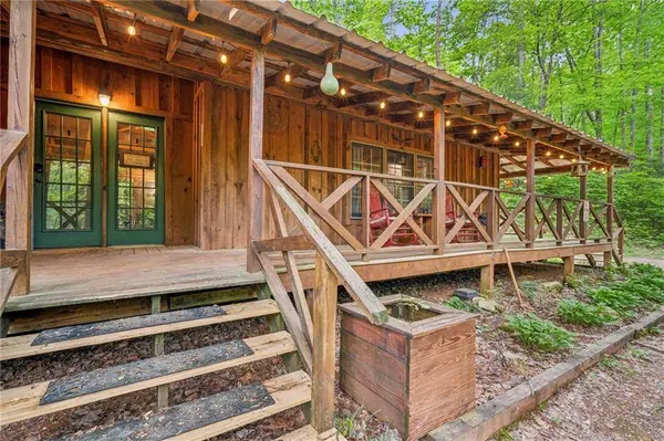 85 Clear Lake CT, Ellijay, GA 30540