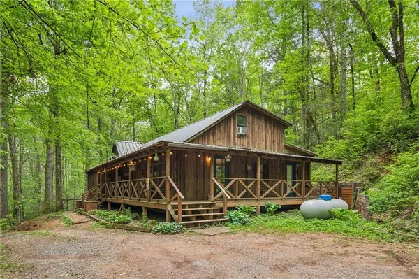 85 Clear Lake CT, Ellijay, GA 30540
