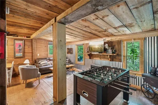 85 Clear Lake CT, Ellijay, GA 30540