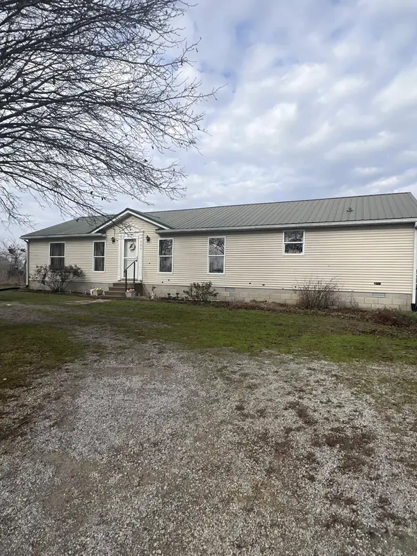 704 Cardwell Road, Harrodsburg, KY 40330