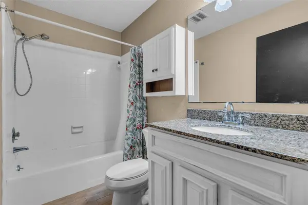 1609 E LAKE PARKER DR, Lakeland, FL 33801