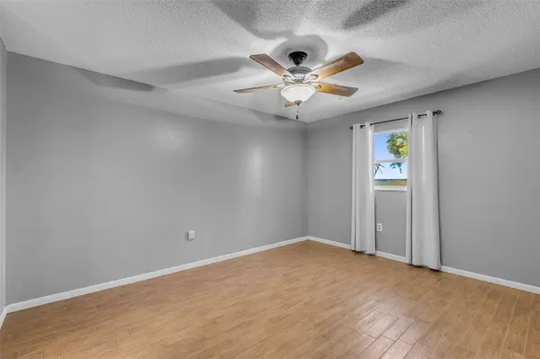 1609 E LAKE PARKER DR, Lakeland, FL 33801