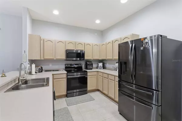 2822 TORRANCE DR, Land O Lakes, FL 34638